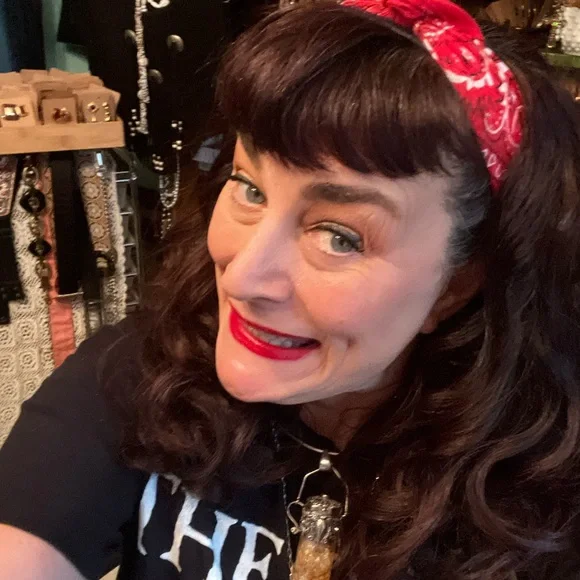 Giveaway - Picture 1 of 1